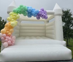 IMG 0035 1766001573 White Bounce House